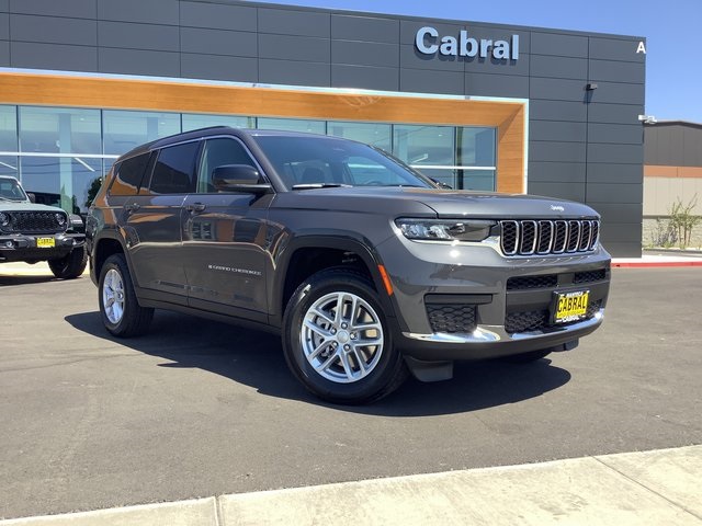2025 Jeep Grand Cherokee Laredo X photo 2