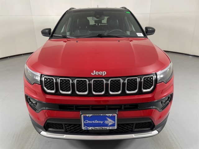 2023 Jeep Compass Limited photo 3