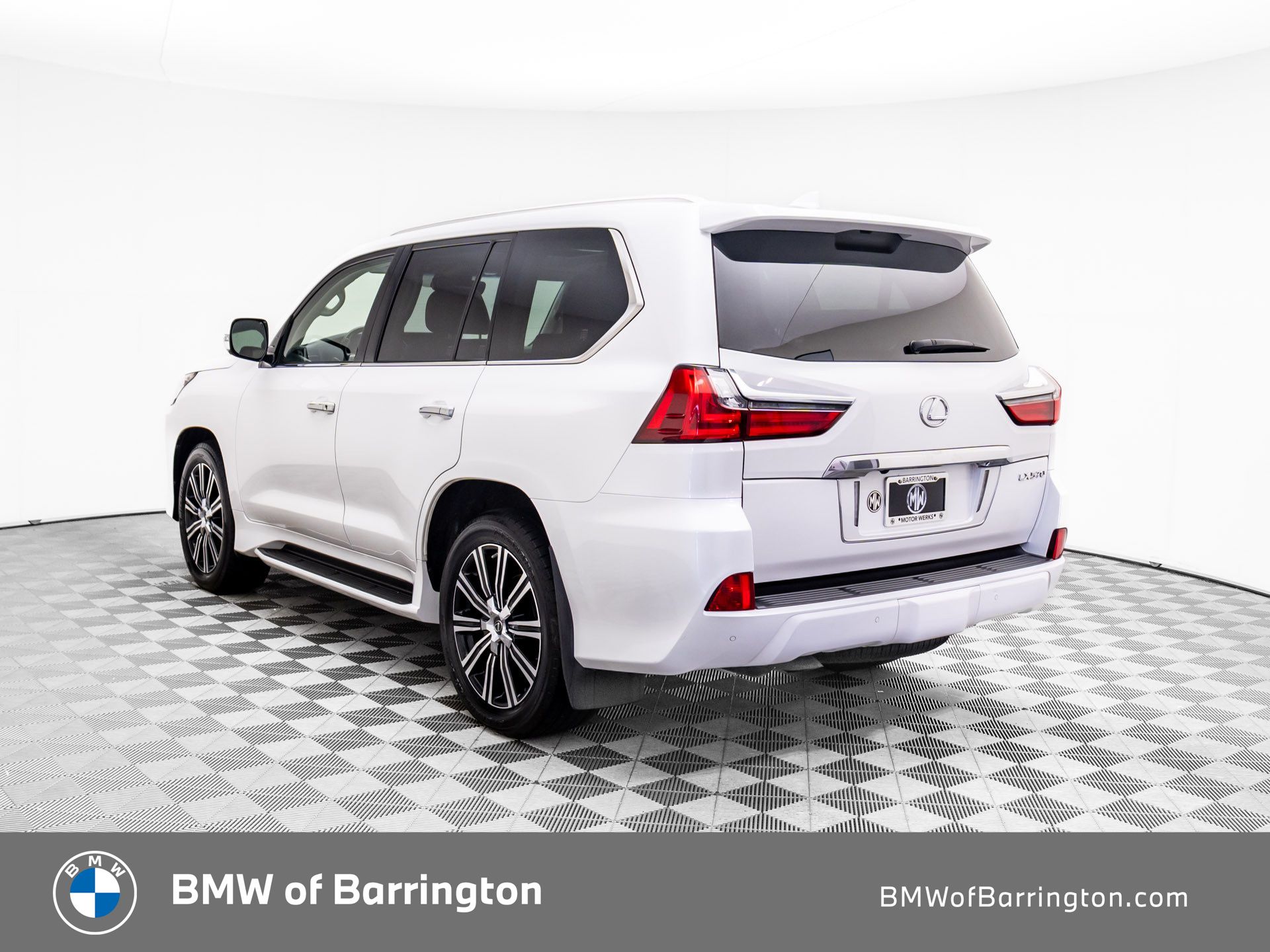 2019 Lexus LX 570 photo 3