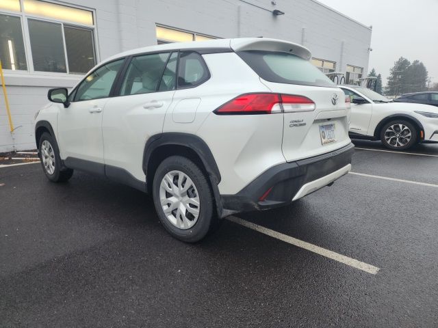 2024 Toyota Corolla Cross L photo 3