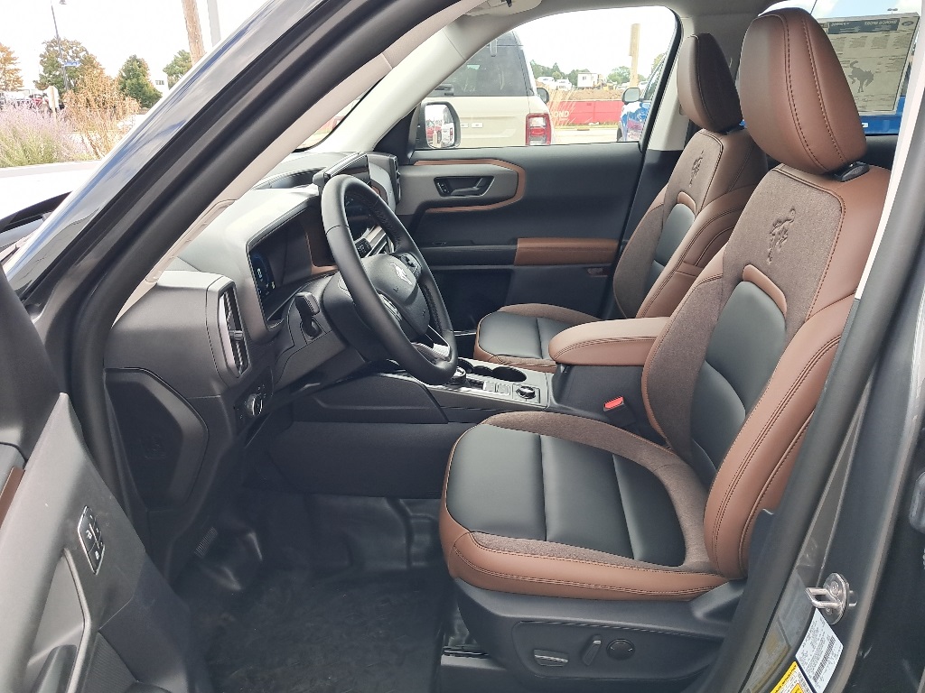 2025 Ford Bronco Sport Outer Banks photo 3