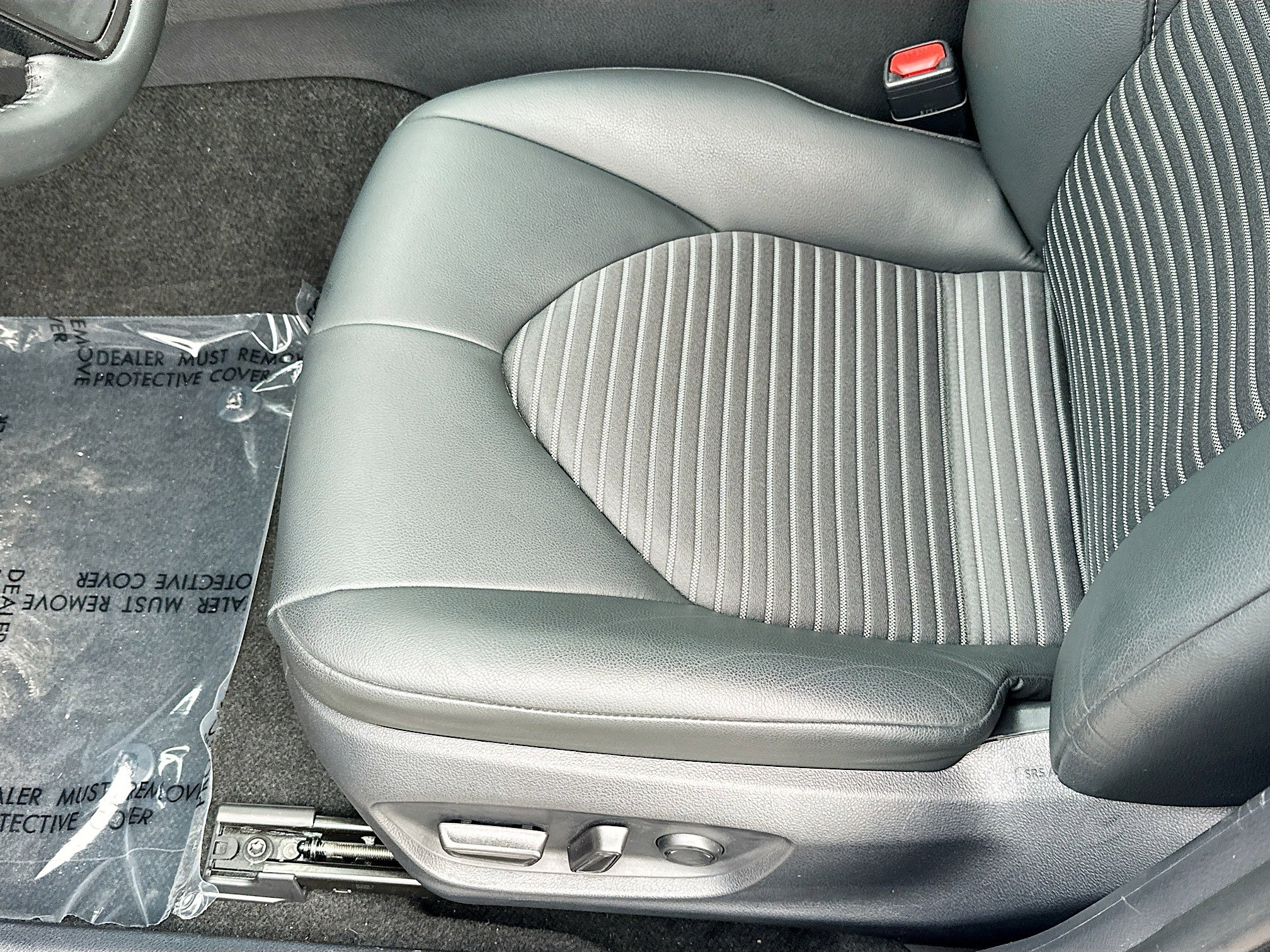 2024 Toyota Camry SE photo 17