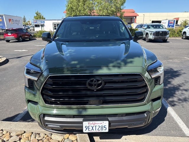 2023 Toyota Sequoia SR5 photo 7