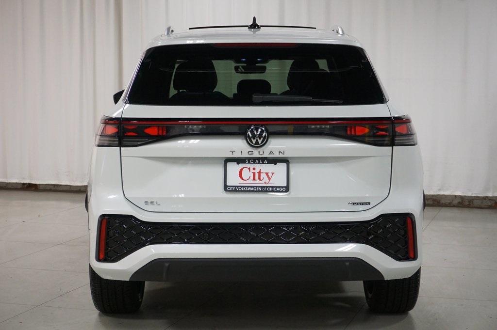 2025 Volkswagen Tiguan SEL R-Line Black photo 4