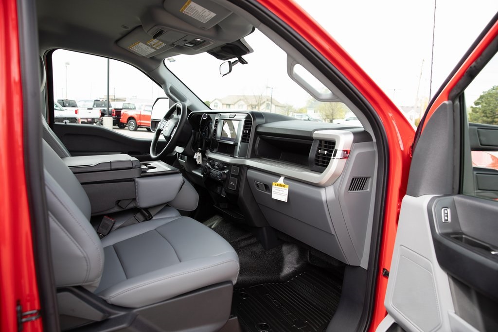 2025 Ford F-350 XL photo 24