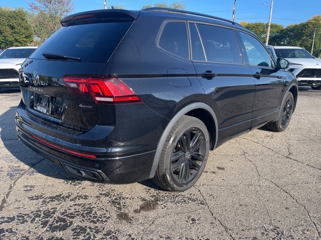 2022 Volkswagen Tiguan SE R-Line Black photo 5