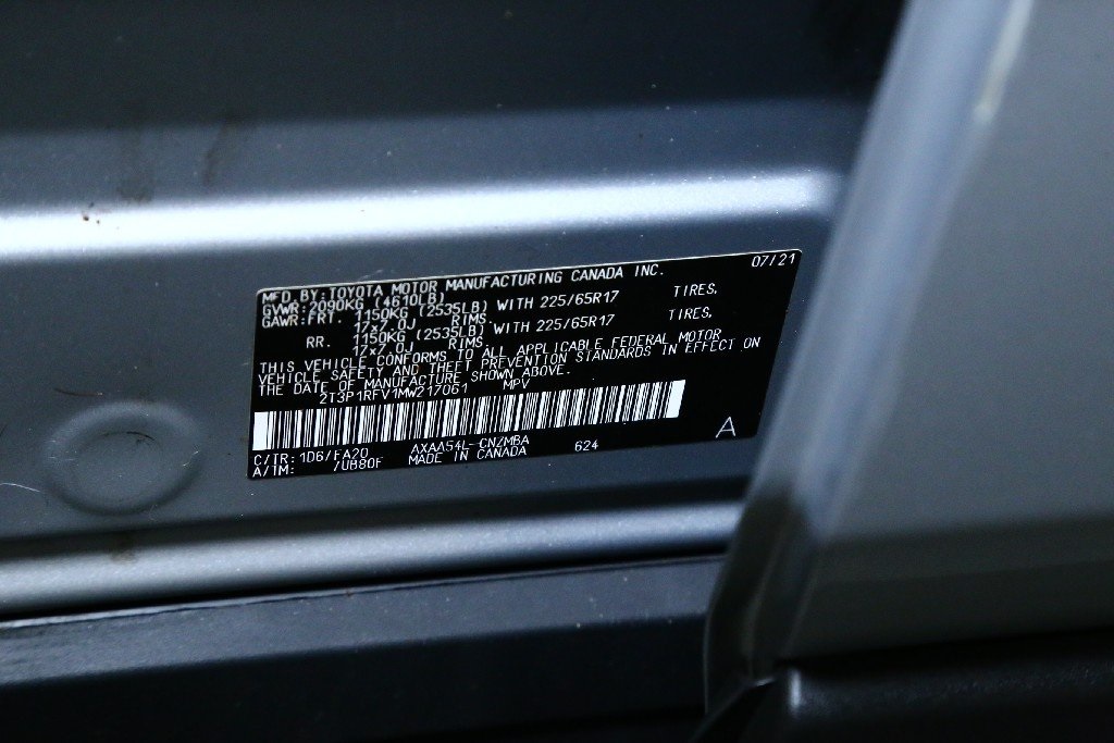 2021 Toyota RAV4 XLE photo 19