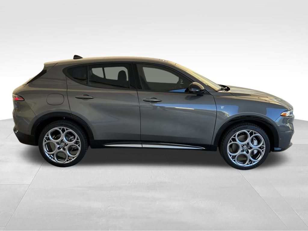 2024 Alfa Romeo Tonale Ti photo 3