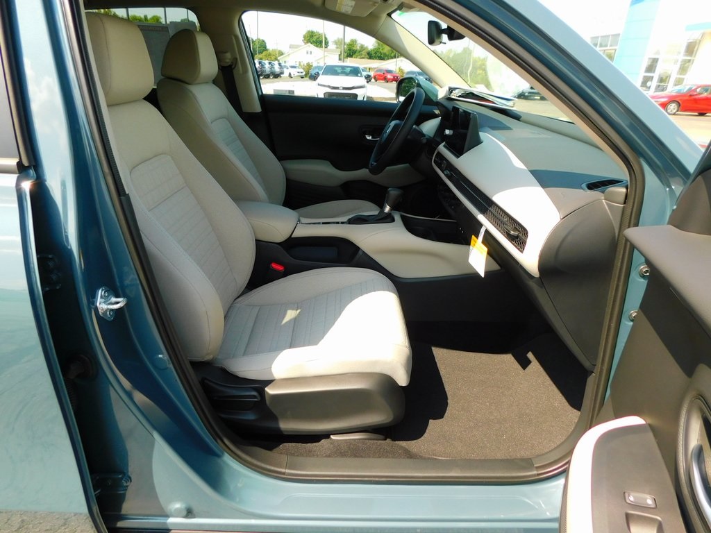 2026 Honda HR-V LX photo 15