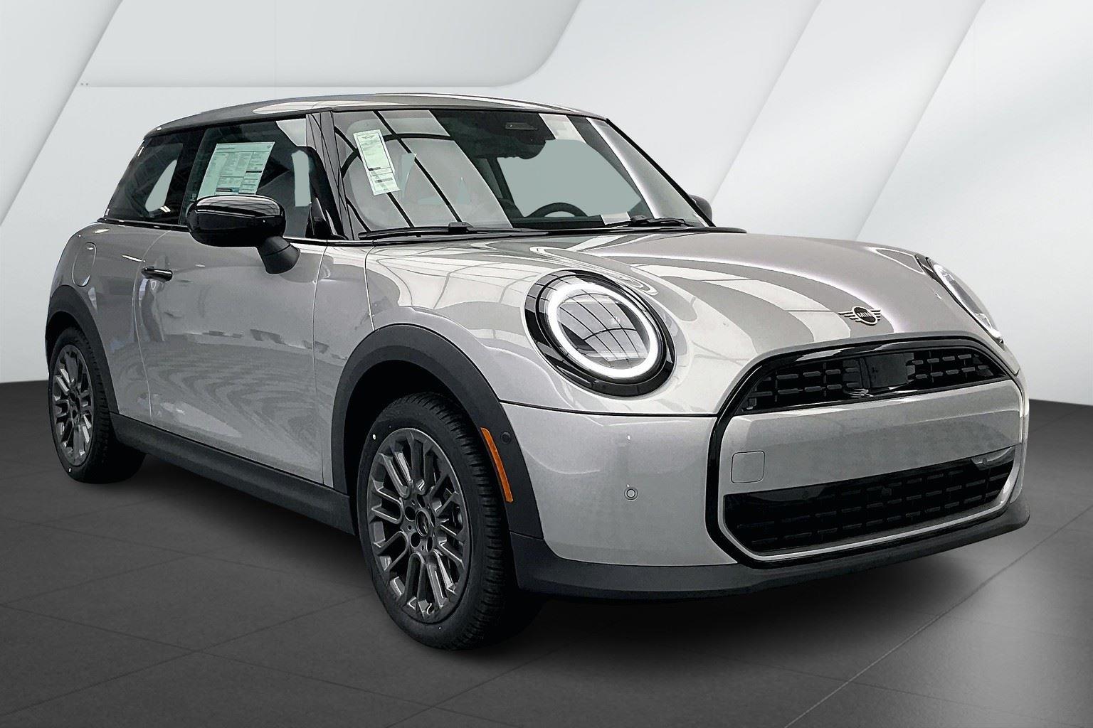 2025 Mini Cooper 2 Door Hardtop photo 2
