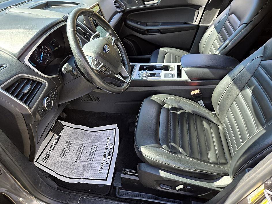 2021 Ford Edge SEL photo 9