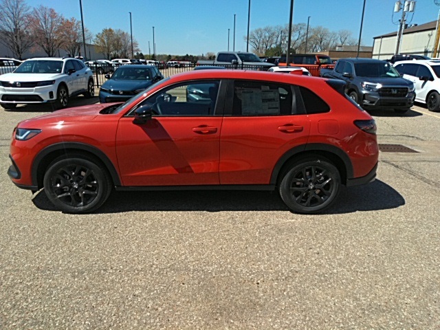 2025 Honda HR-V Sport photo 2