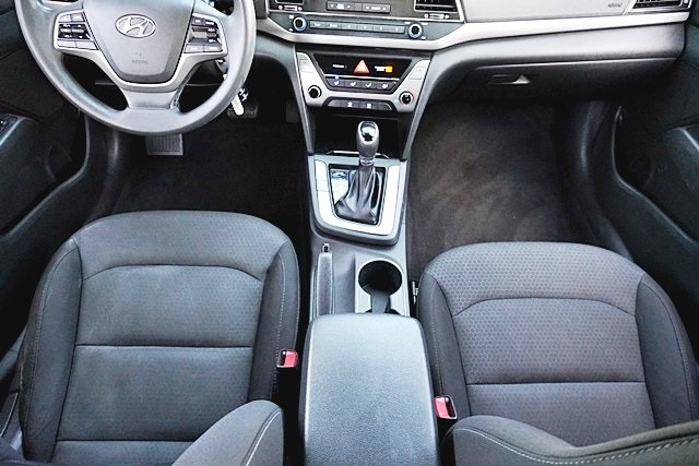 Used 2018 Gray Hyundai SE image 16