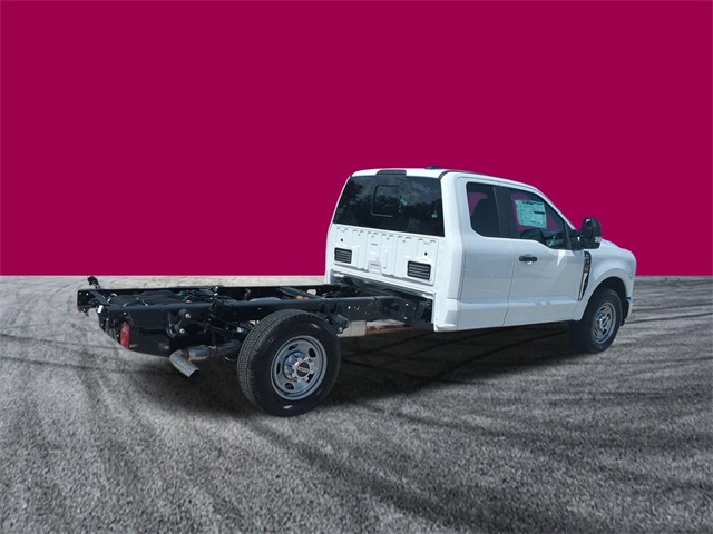 2025 Ford F-350 XL photo 4