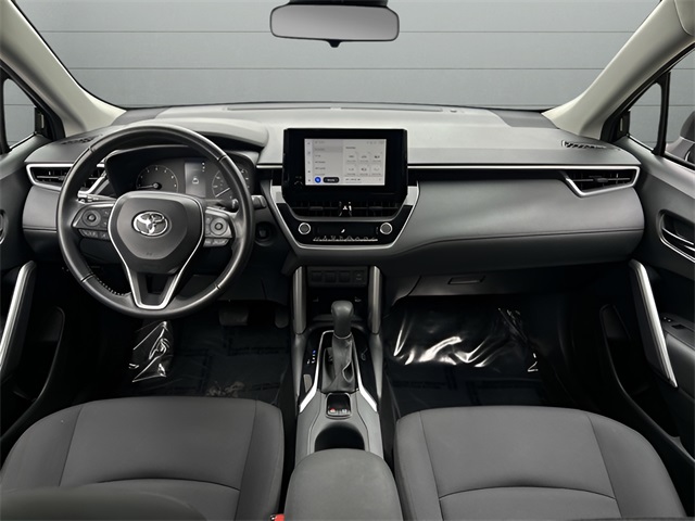 2024 Toyota Corolla Cross LE photo 24