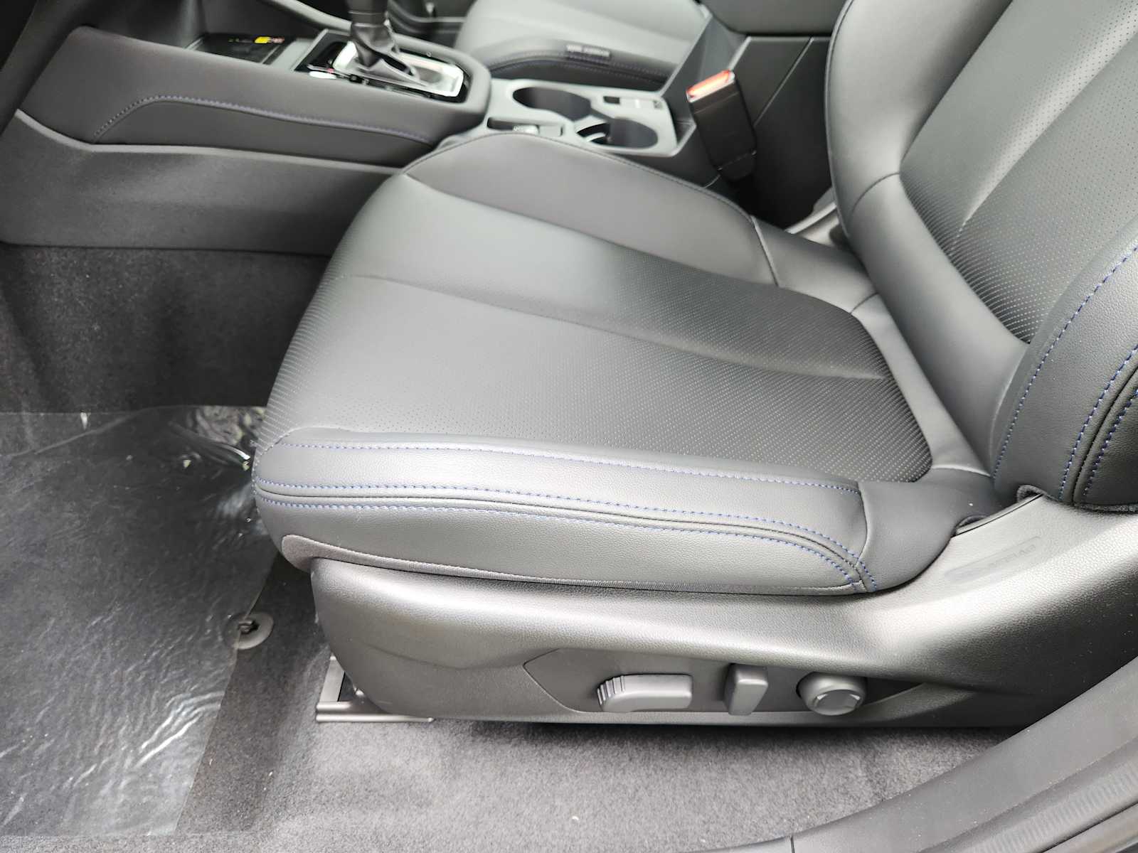 2025 Subaru Forester Limited photo 17