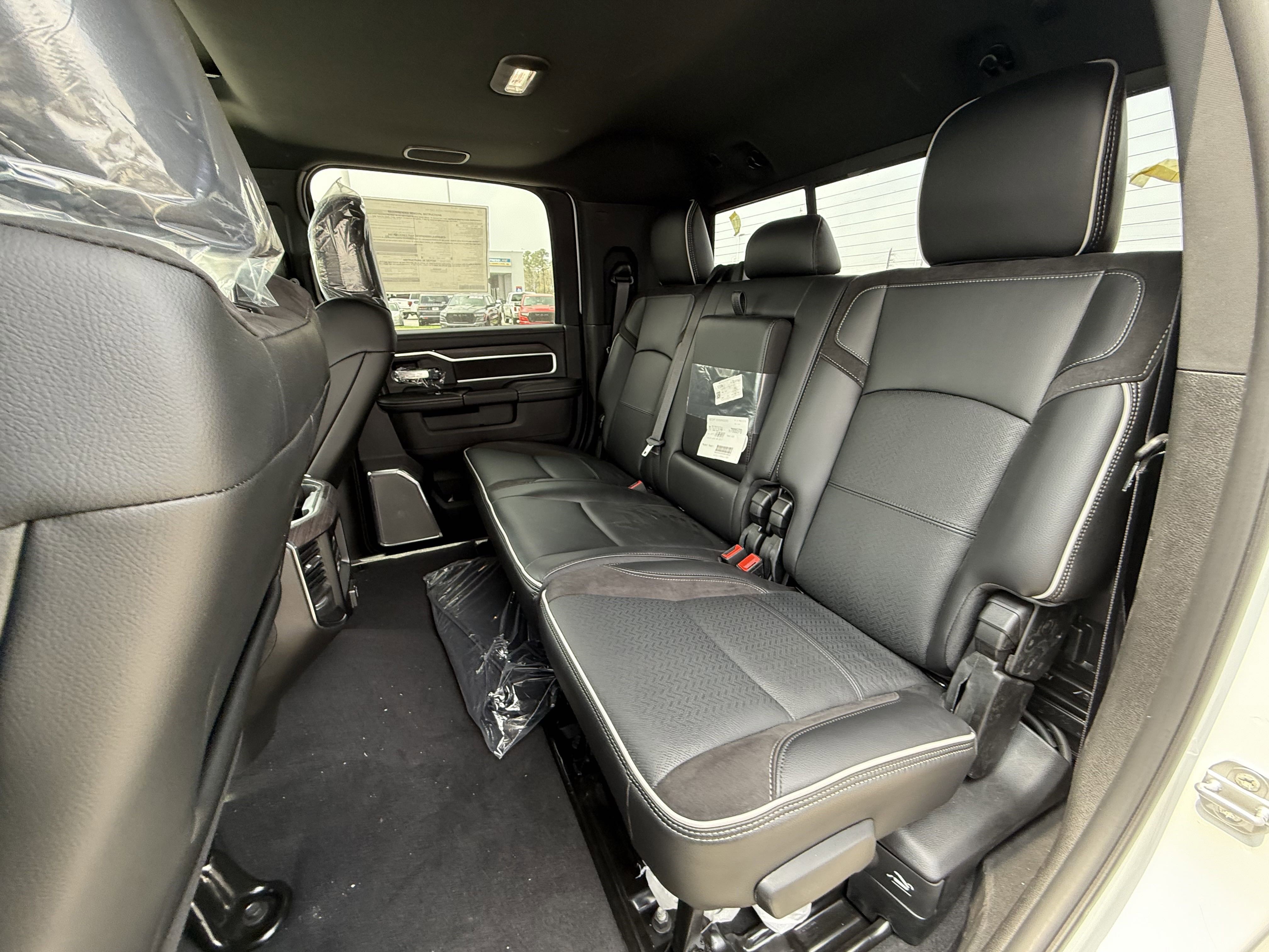 2025 Ram 2500 Laramie photo 8