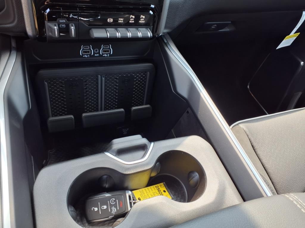 2025 Ram 2500 Laramie photo 10