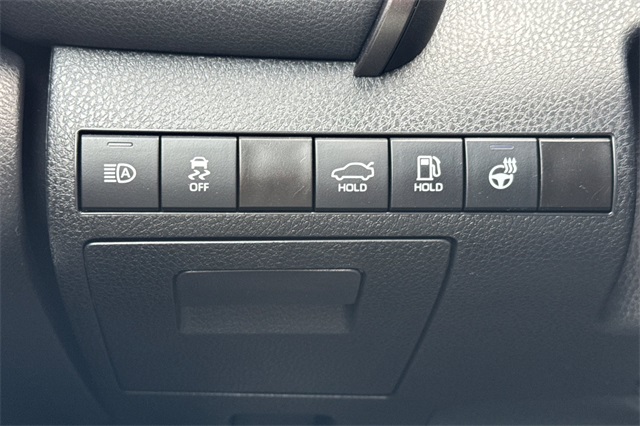2022 Toyota Camry Hybrid LE photo 29