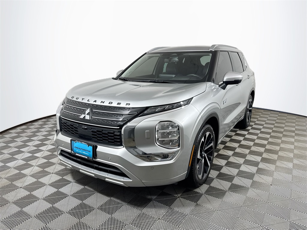 2023 Mitsubishi Outlander Plug-In Hybrid SEL's photo