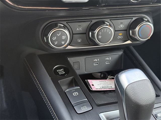 2025 Nissan Kicks SV photo 24