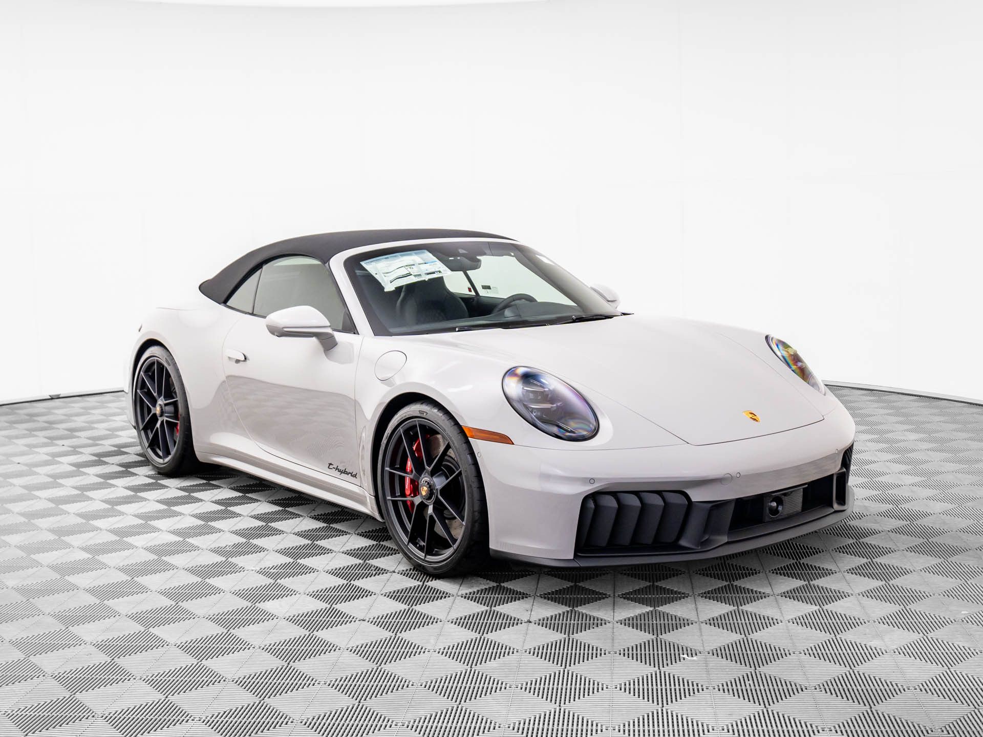 2026 Porsche 911 GTS photo 6