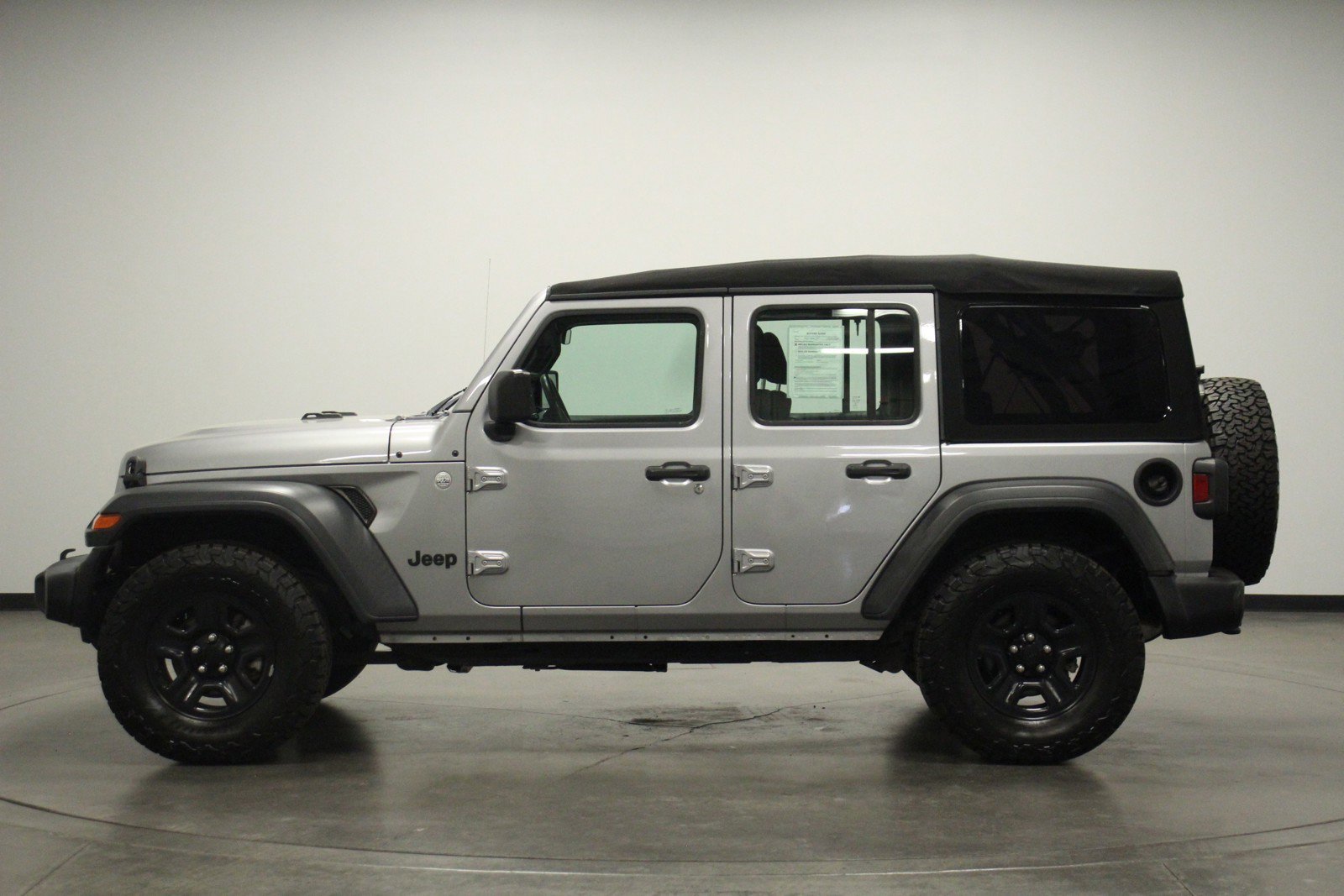 2018 Jeep Wrangler Unlimited Sport photo 4