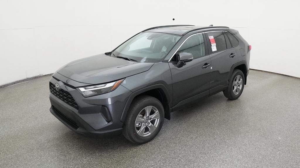 2025 Toyota RAV4 XLE's photo