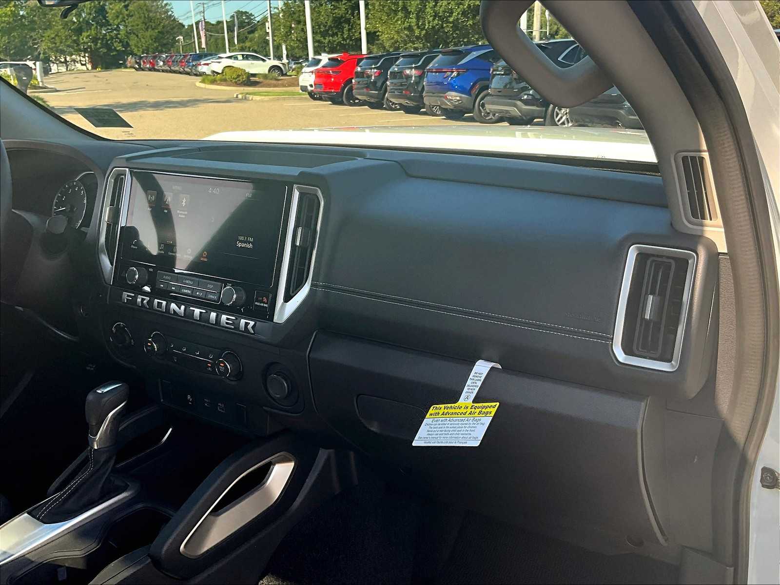 2025 Nissan Frontier SV photo 13