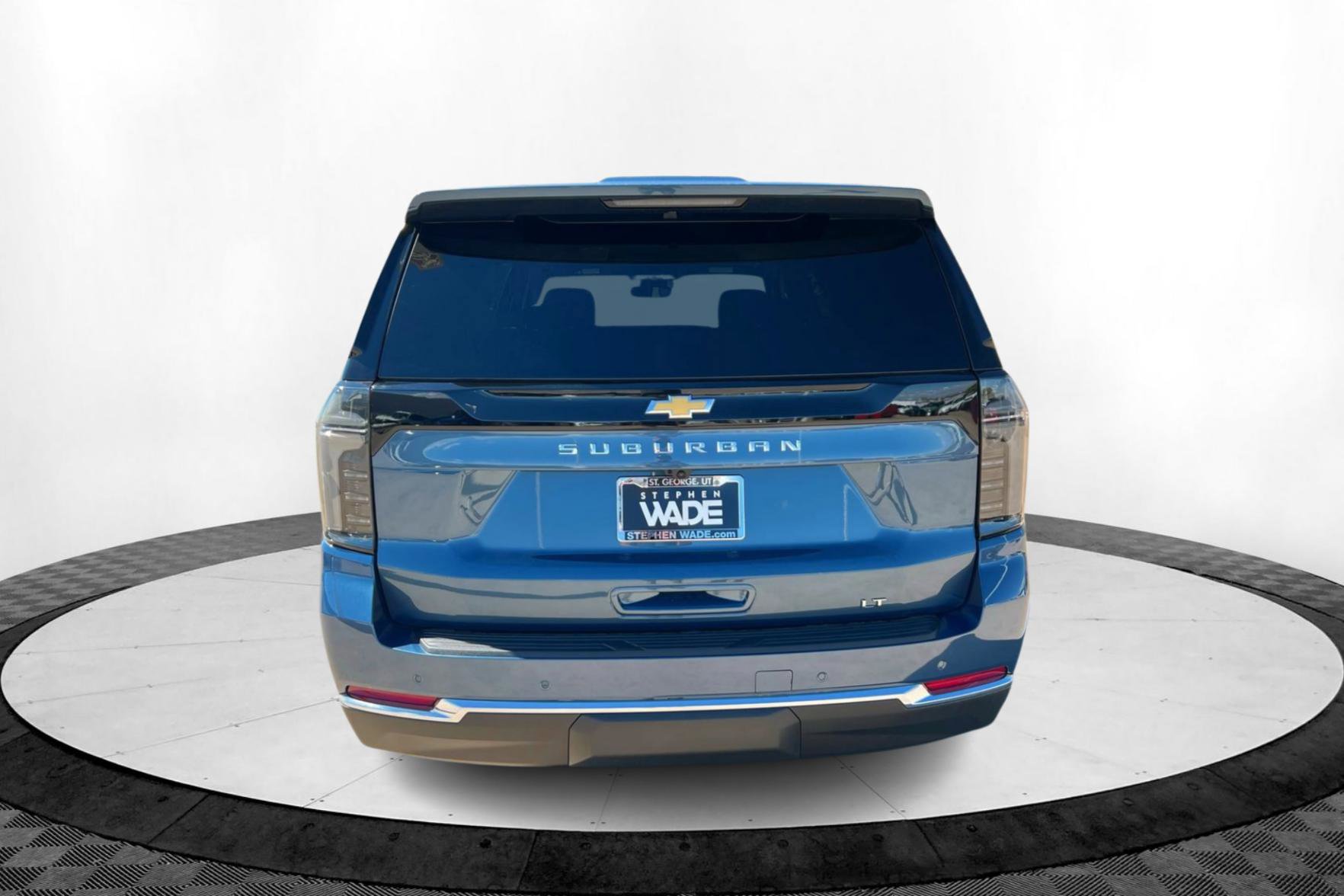 2026 Chevrolet Suburban LT photo 4