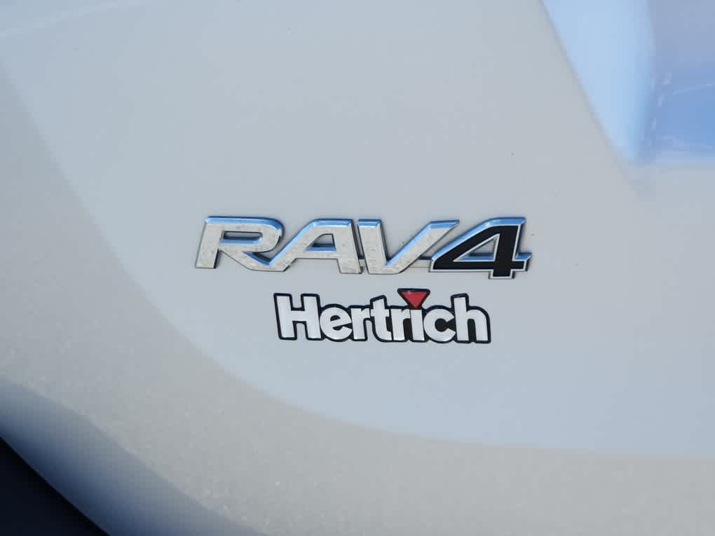 2013 Toyota RAV4 Limited photo 18