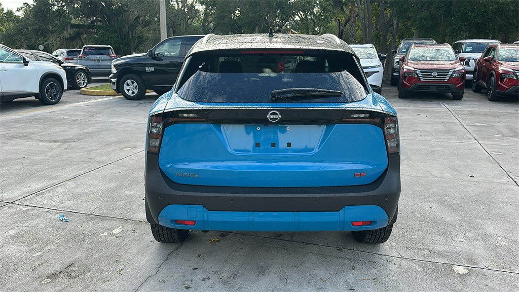 2025 Nissan Kicks SR photo 3