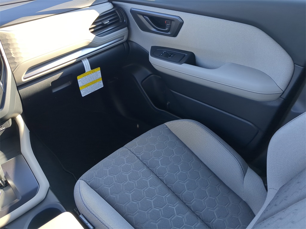 2025 Subaru Forester Base photo 13