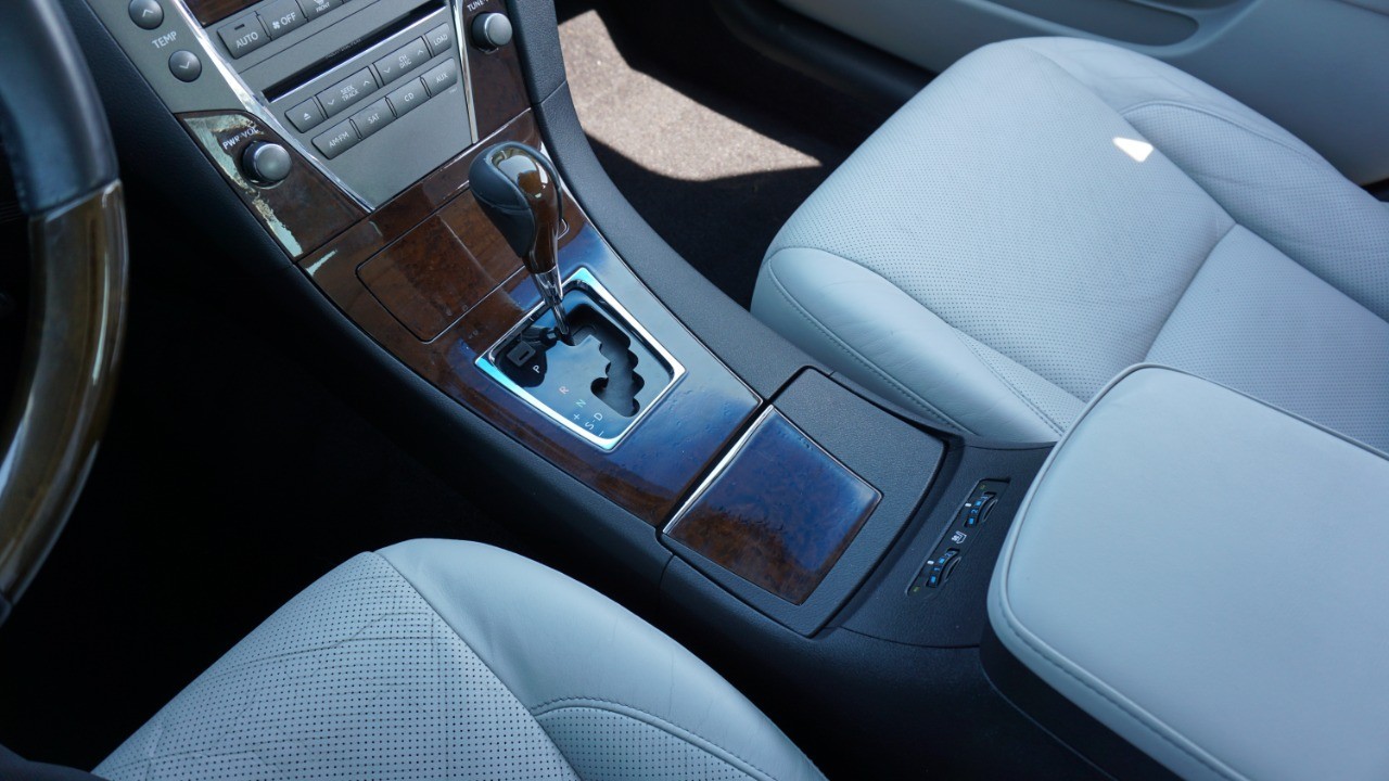 2010 Lexus ES 350 photo 19