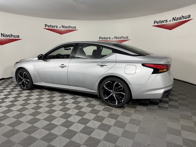 2023 Nissan Altima 2.5 SR photo 3