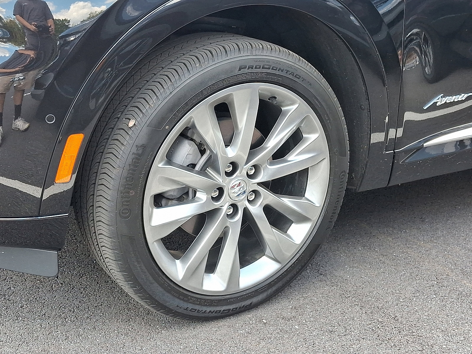 2023 Buick Envision Avenir photo 3