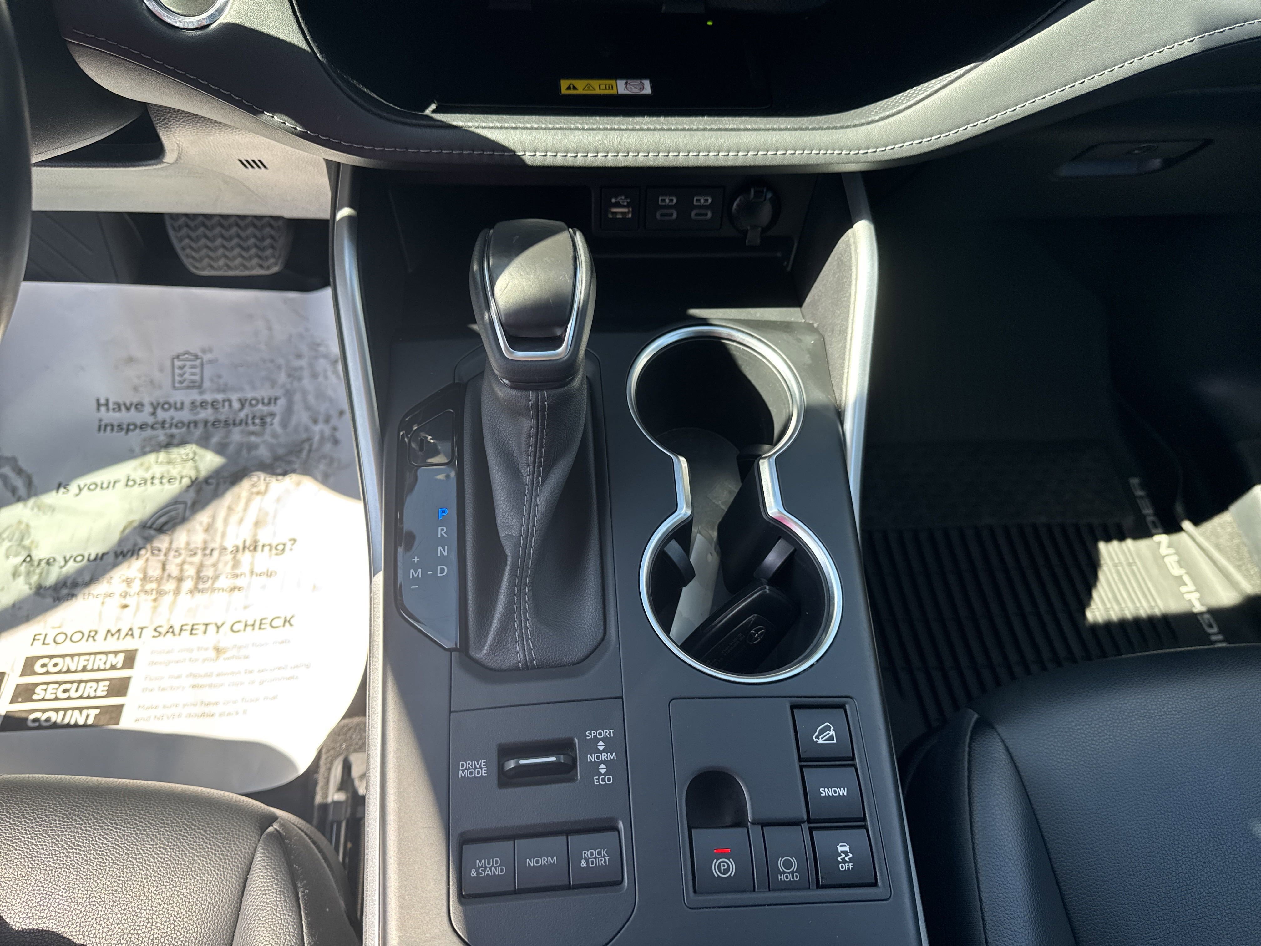 2023 Toyota Highlander XLE photo 16