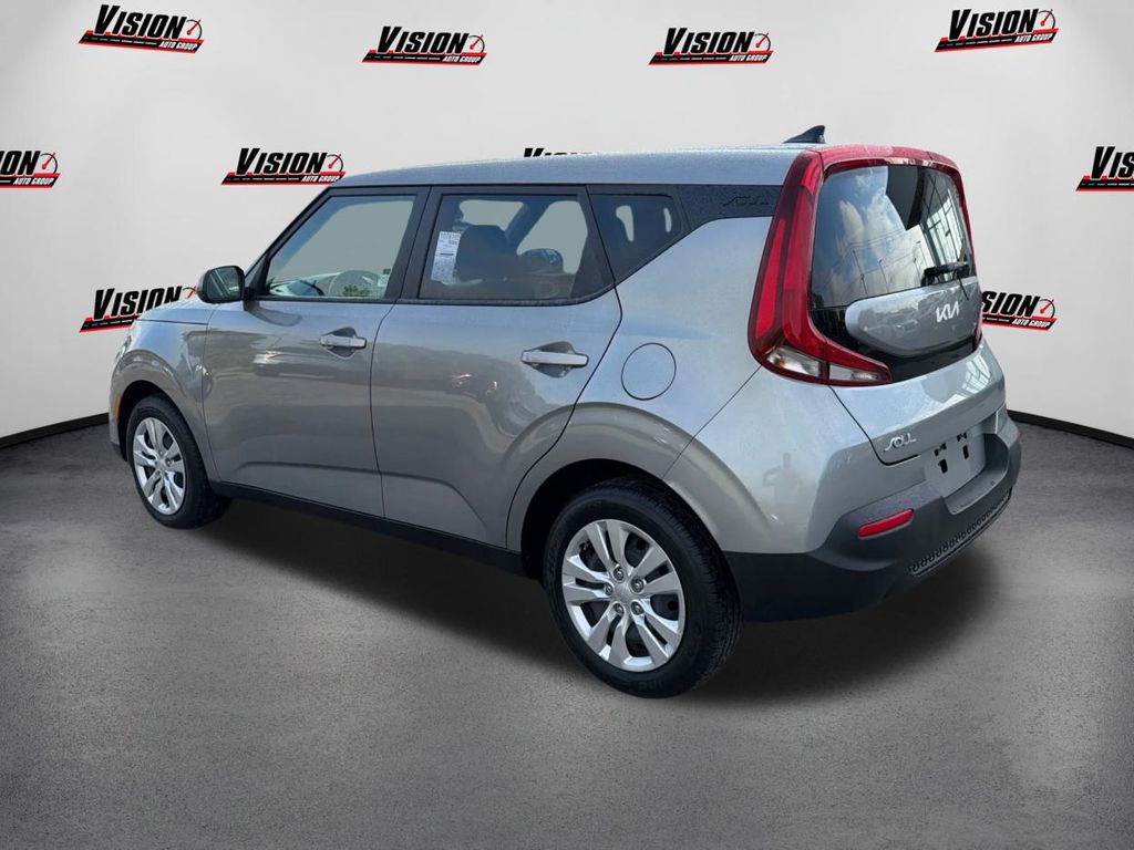 2022 Kia Soul LX photo 4