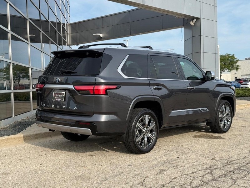 2023 Toyota Sequoia Capstone photo 2
