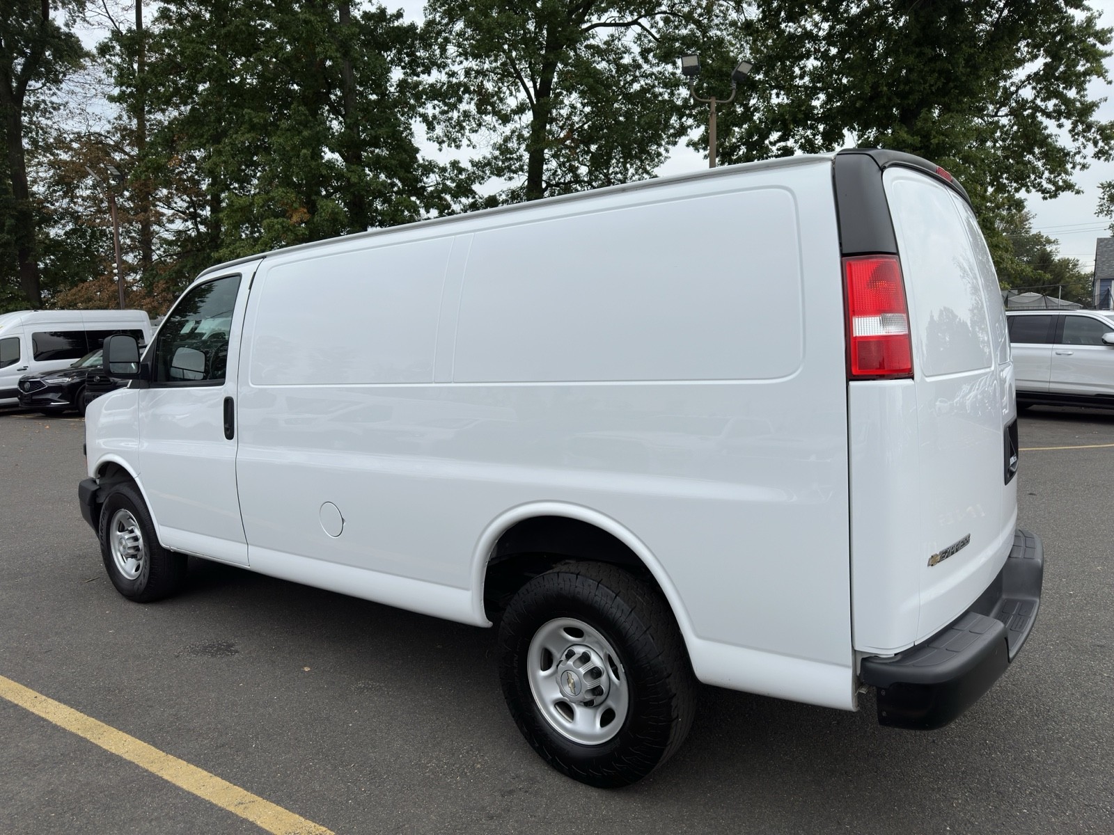 2023 Chevrolet Express Cargo Van photo 4