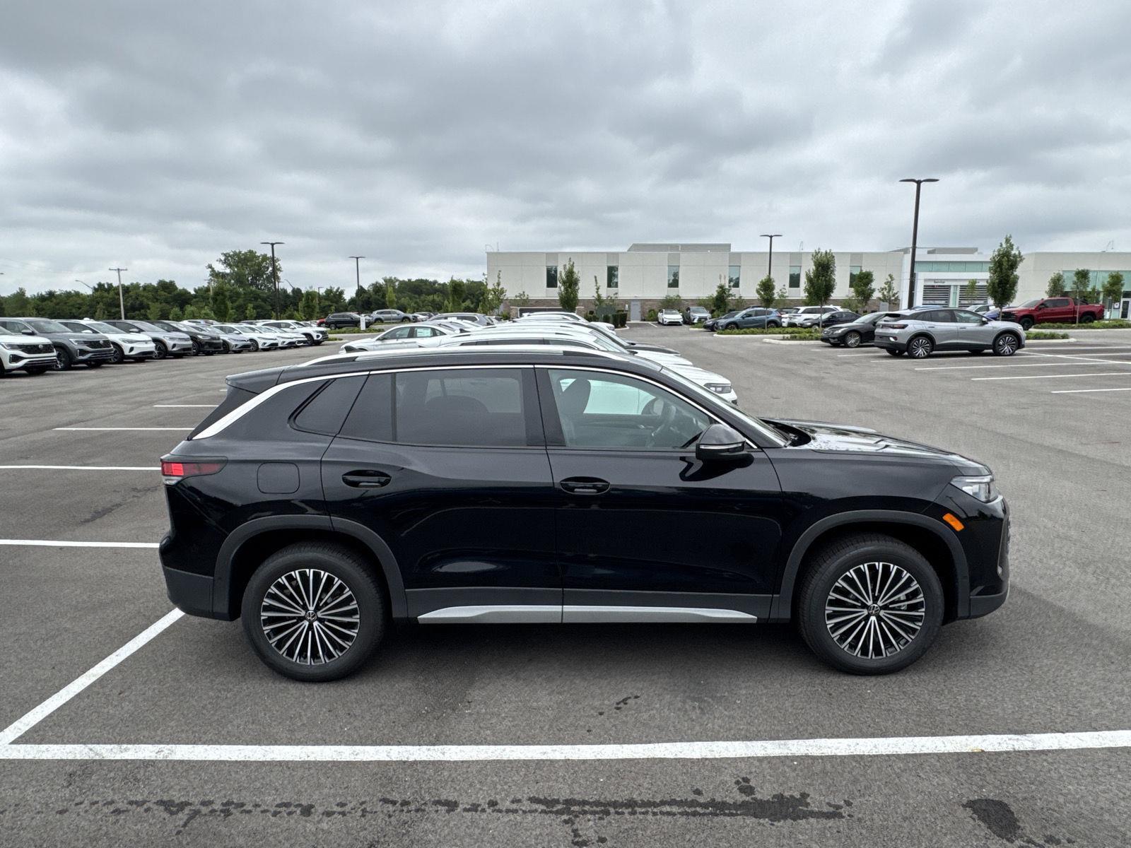 2025 Volkswagen Tiguan S photo 4