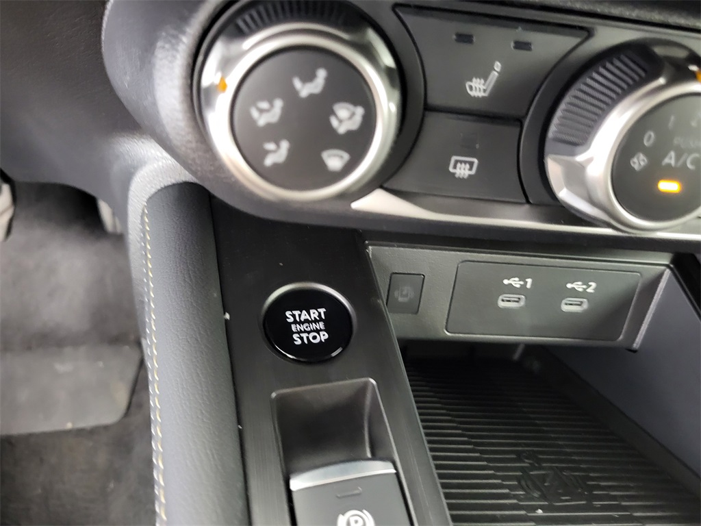 2025 Nissan Kicks SV photo 16