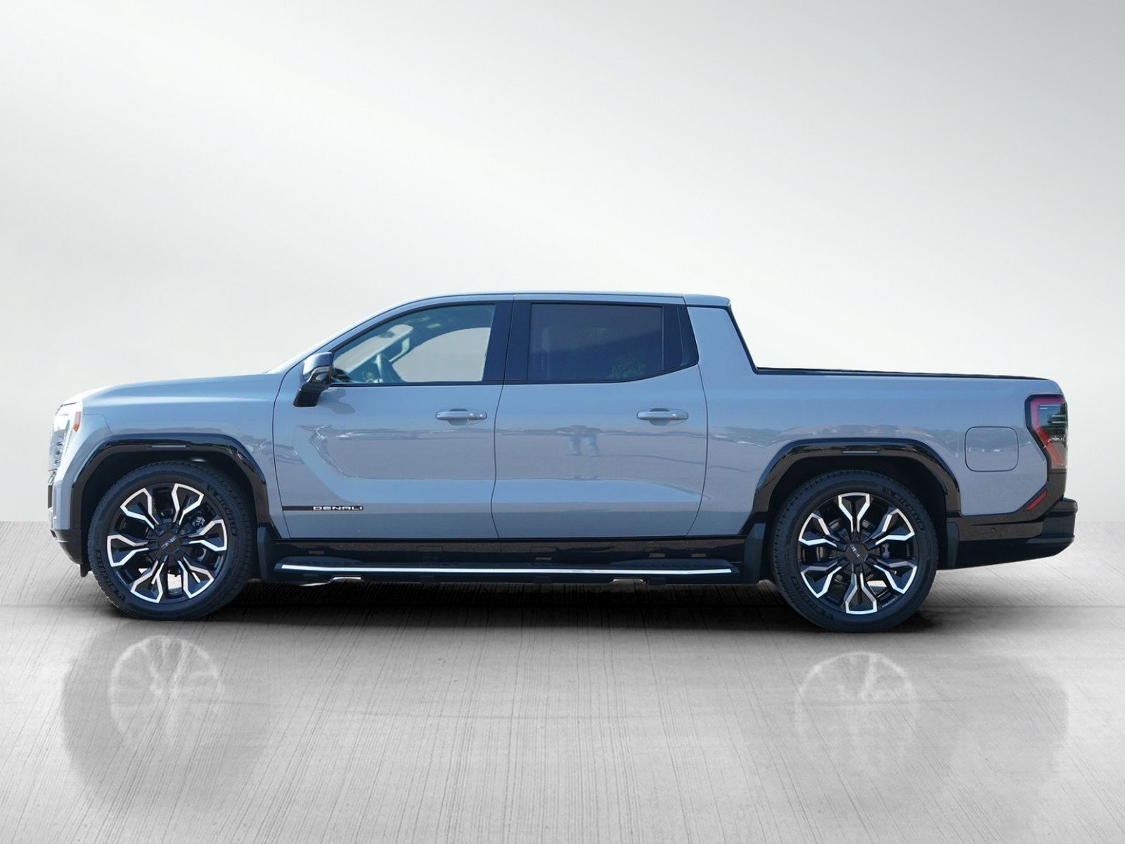 Used 2024 GMC Sierra EV Denali with VIN 1GT401EL0RU400107 for sale in Roseville, MN