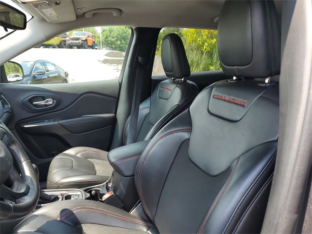 2019 Jeep Cherokee Trailhawk photo 11