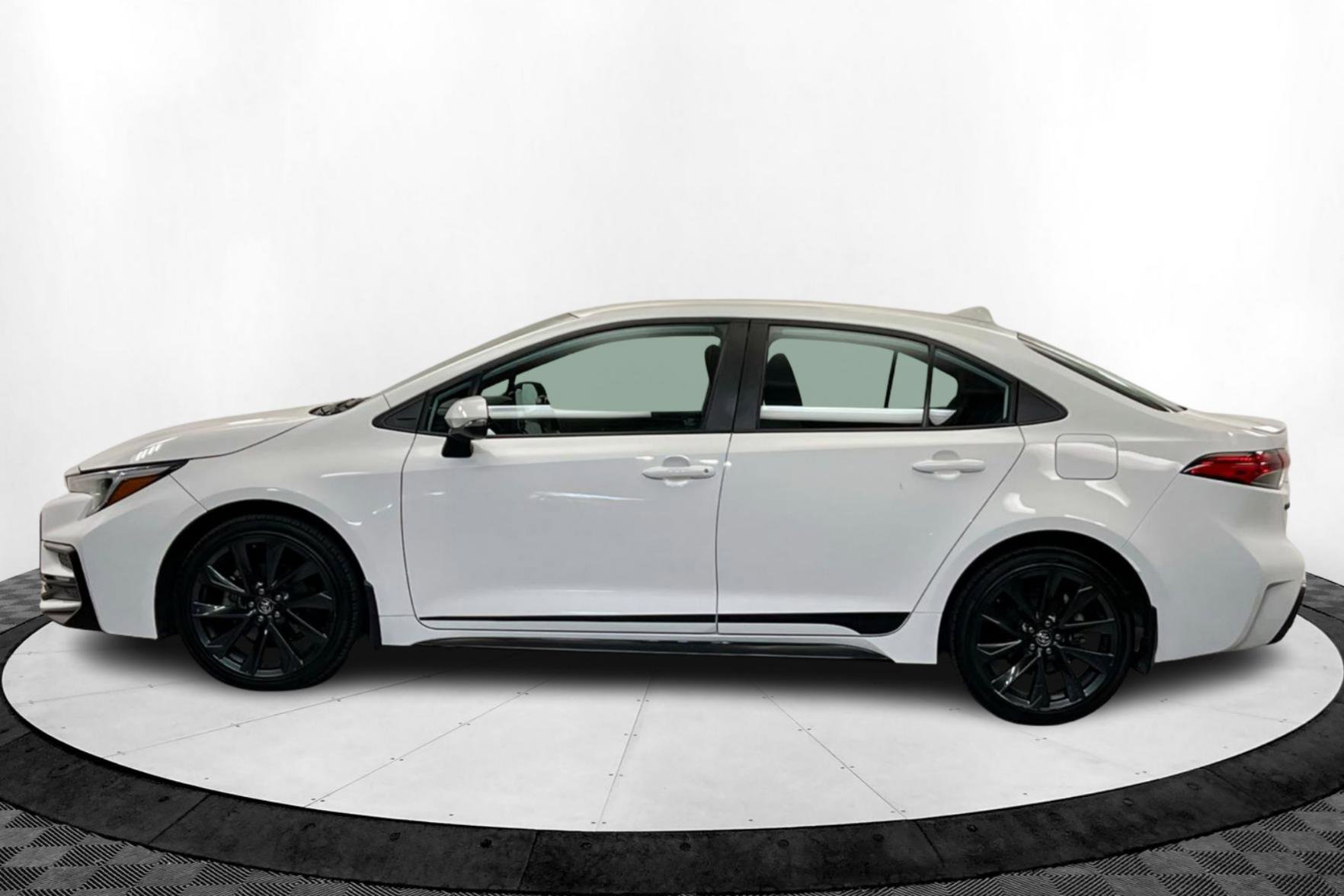 2023 Toyota Corolla SE photo 2
