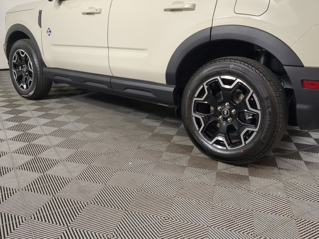 2025 Ford Bronco Sport Outer Banks photo 4