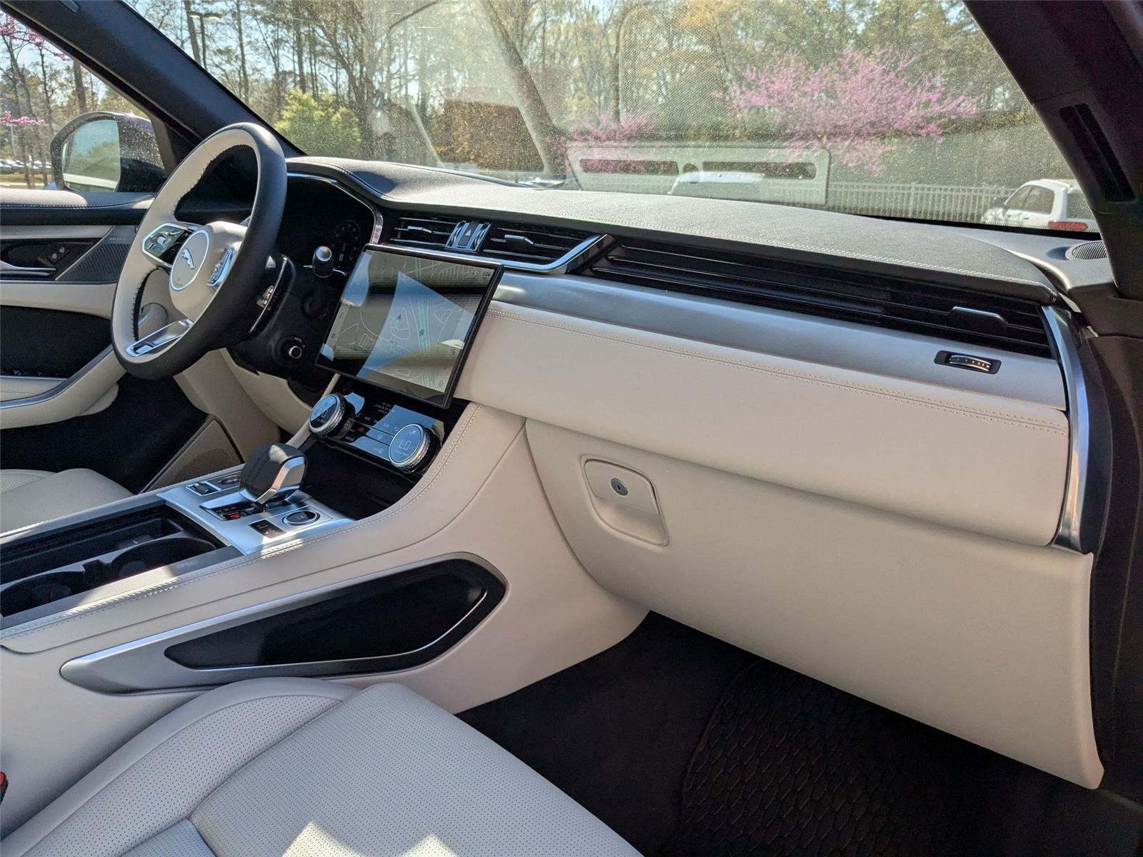 2026 Jaguar F-PACE P250 R-Dynamic S photo 32