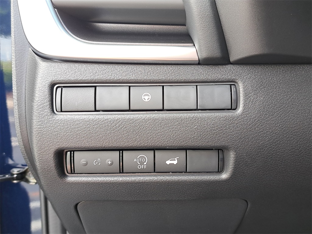 2026 Nissan Rogue SV photo 23