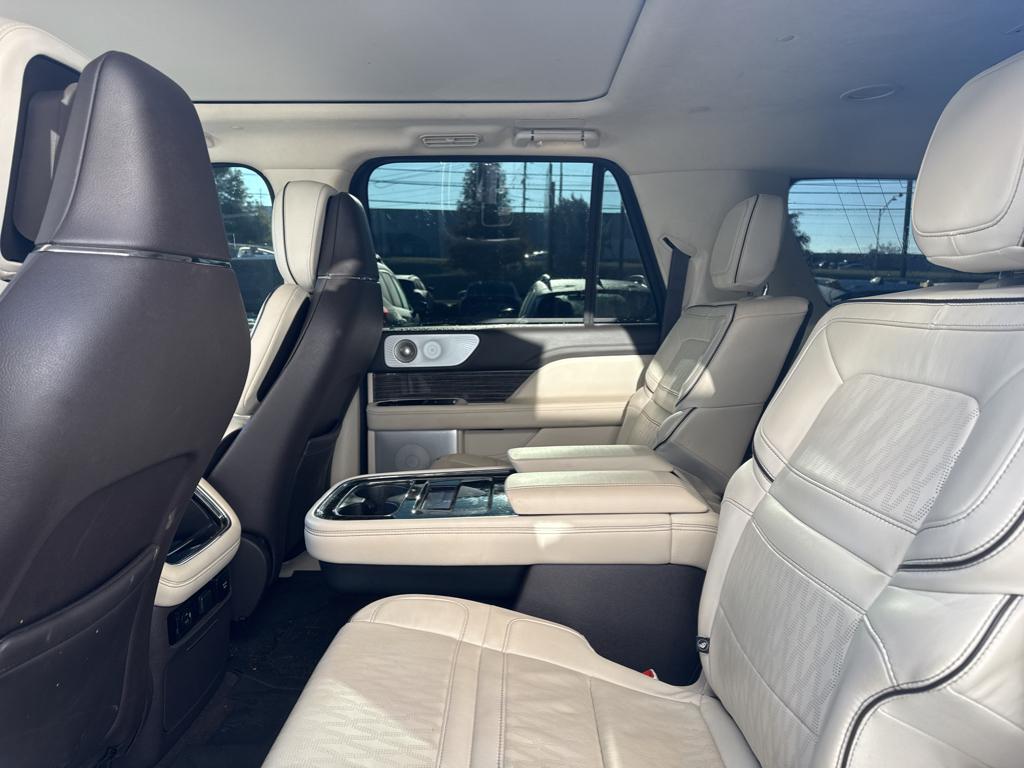 2023 Lincoln Navigator Black Label photo 9