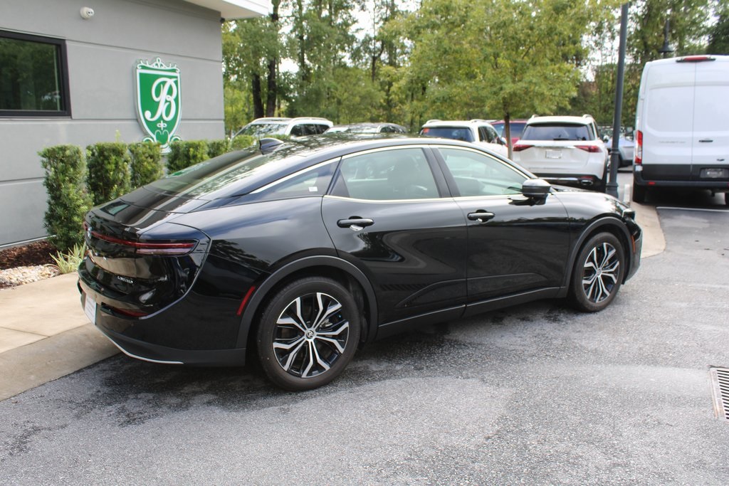 2023 Toyota Crown Limited photo 3